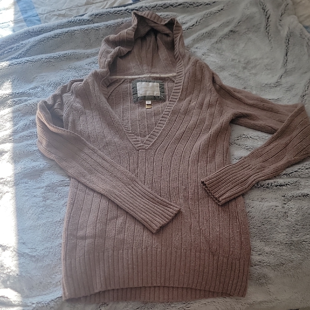 American Eagle Outfitters V-Neck Hooded Sweater - Mauve